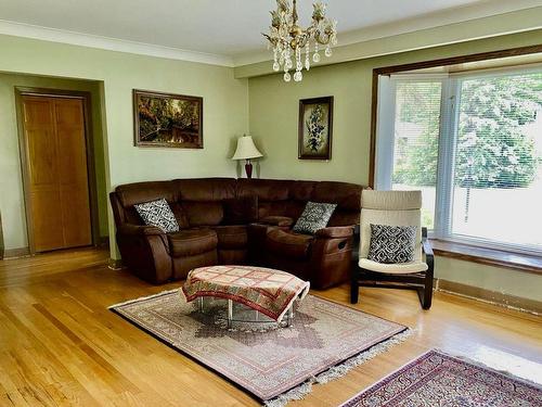 Living room - 30 15E Avenue, Montréal (Pierrefonds-Roxboro), QC - Indoor Photo Showing Living Room