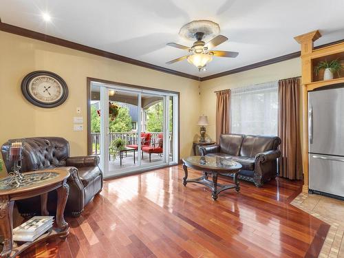 Salon - 1065 Boul. Du Bord-De-L'Eau, Salaberry-De-Valleyfield, QC - Indoor Photo Showing Living Room