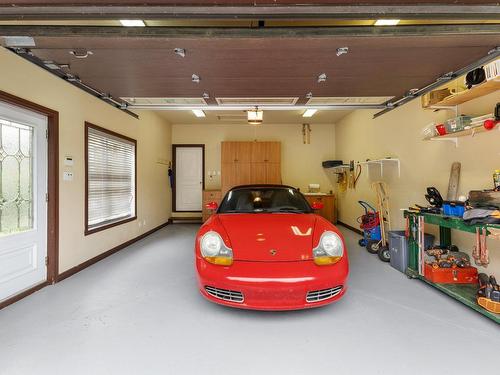 Garage - 1065 Boul. Du Bord-De-L'Eau, Salaberry-De-Valleyfield, QC - Indoor Photo Showing Garage