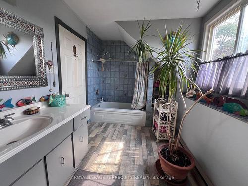 345 Hoskin Rd, Belleville, ON - Indoor Photo Showing Bathroom