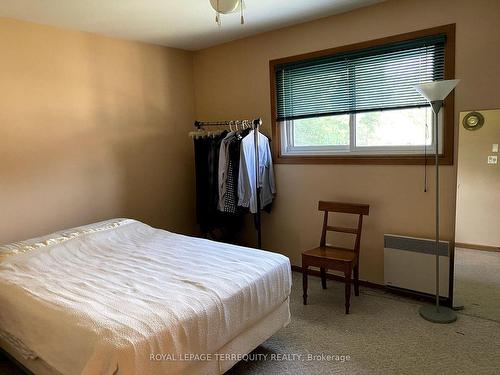 7 Jeffrey Dr, Quinte West, ON - Indoor Photo Showing Bedroom