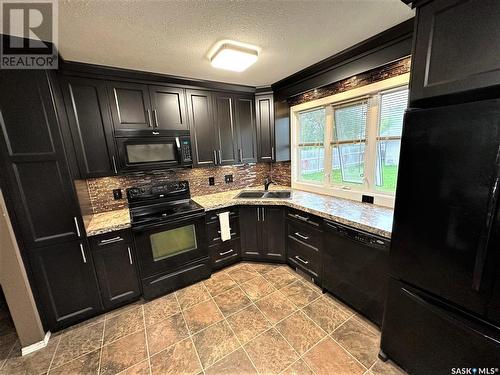 701 Donald Street, Hudson Bay, SK - Indoor Photo Showing Kitchen