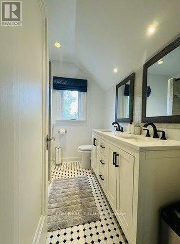 1115 Islington Avenue, Toronto (Stonegate-Queensway), ON - Indoor Photo Showing Bathroom