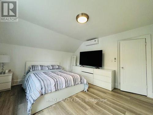 1115 Islington Avenue, Toronto (Stonegate-Queensway), ON - Indoor Photo Showing Bedroom