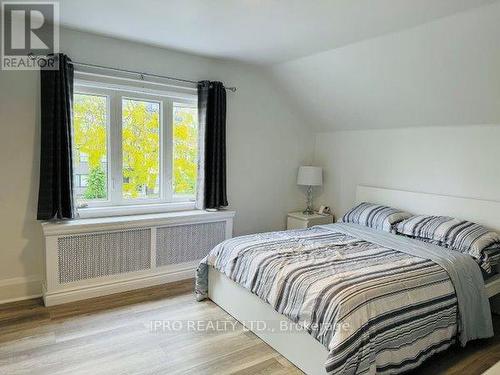 1115 Islington Avenue, Toronto (Stonegate-Queensway), ON - Indoor Photo Showing Bedroom