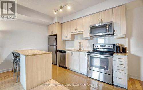 618 Sw - 9191 Yonge Street, Richmond Hill (Langstaff), ON - Indoor Photo Showing Kitchen With Stainless Steel Kitchen