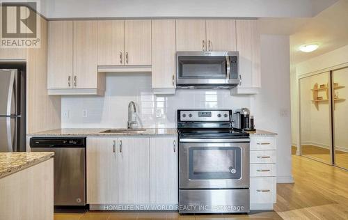 618 Sw - 9191 Yonge Street, Richmond Hill (Langstaff), ON - Indoor Photo Showing Kitchen With Stainless Steel Kitchen With Upgraded Kitchen