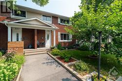 859 BORTHWICK AVENUE  Ottawa, ON K1K 2M7