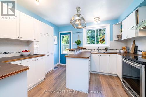 10 Rowallan Drive, Toronto (West Hill), ON - Indoor Photo Showing Kitchen With Double Sink