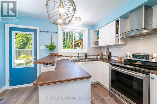 10 Rowallan Drive, Toronto (West Hill), ON - Indoor Photo Showing Kitchen With Double Sink