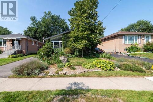 10 Rowallan Drive, Toronto (West Hill), ON - Outdoor