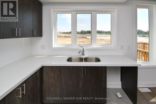 3 Gateway Drive, Barrie, ON - Indoor Photo Showing Kitchen With Double Sink