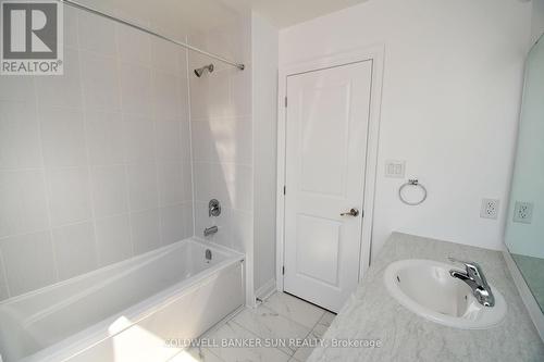 3 Gateway Drive, Barrie, ON - Indoor Photo Showing Bathroom