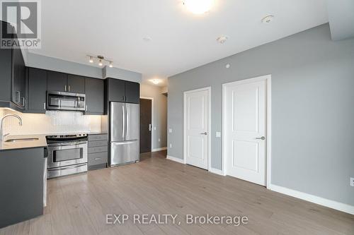 922 - 8 Nahani Way, Mississauga (Hurontario), ON - Indoor Photo Showing Kitchen