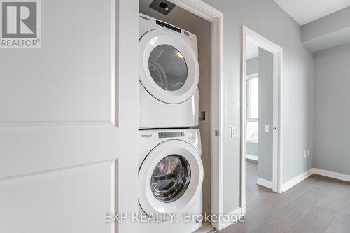 922 - 8 Nahani Way, Mississauga (Hurontario), ON - Indoor Photo Showing Laundry Room