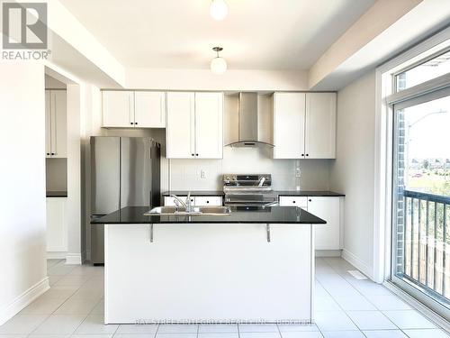 259 Tennant Circle, Vaughan (Vellore Village), ON - Indoor Photo Showing Kitchen