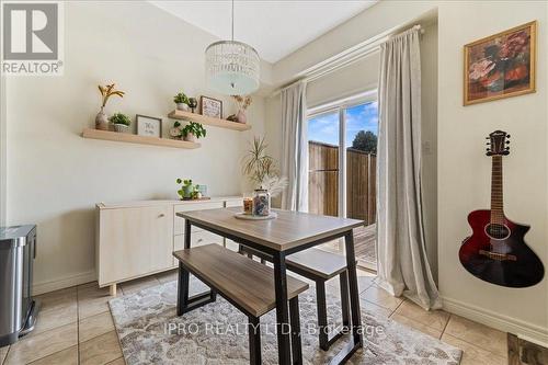 12 - 40 Dartmouth Gate, Hamilton (Lakeshore), ON - Indoor Photo Showing Dining Room