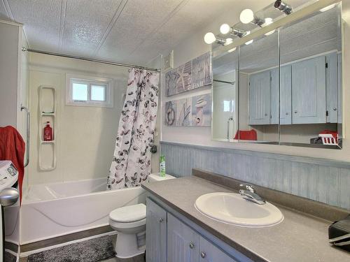 Salle de bains - 21 Rue Yvon, Rouyn-Noranda, QC - Indoor Photo Showing Bathroom