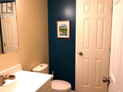 36-18 Azure Road, Whitehorse, YT - Indoor Photo Showing Bathroom