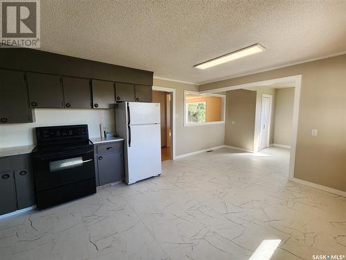 121 Mission Road, Grayson, SK - Indoor Photo Showing Kitchen