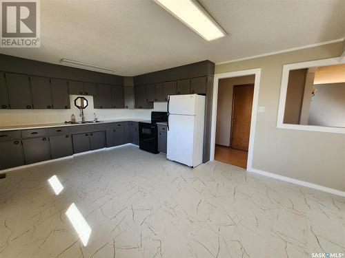 121 Mission Road, Grayson, SK - Indoor Photo Showing Kitchen