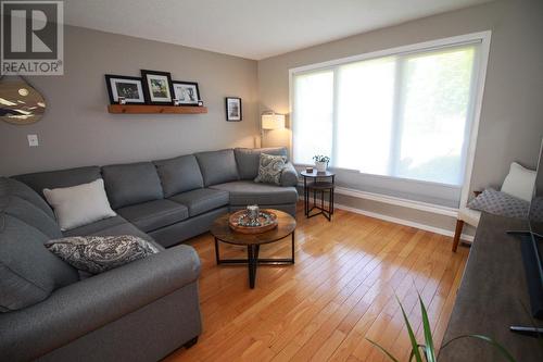 165 Caddy Ave, Sault Ste. Marie, ON - Indoor Photo Showing Living Room