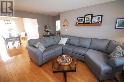 165 Caddy Ave, Sault Ste. Marie, ON - Indoor Photo Showing Living Room