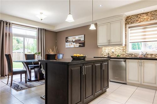 186 Millen Road, Hamilton, ON - Indoor Photo Showing Kitchen With Upgraded Kitchen