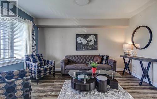 4444 Shuttleworth Drive, Niagara Falls, ON - Indoor Photo Showing Living Room