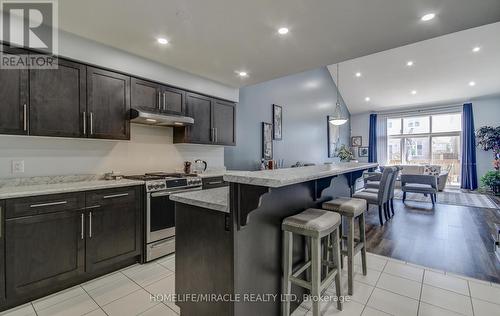 4444 Shuttleworth Drive, Niagara Falls, ON - Indoor Photo Showing Kitchen With Upgraded Kitchen