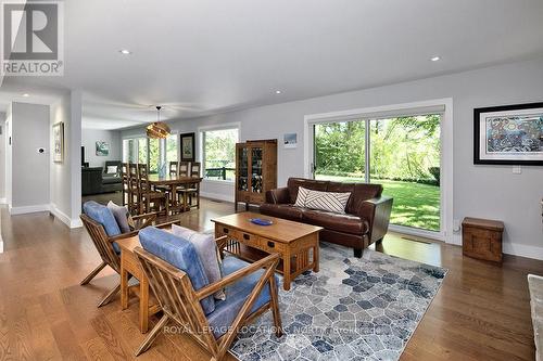 515 4Th Avenue W, Owen Sound, ON - Indoor Photo Showing Living Room