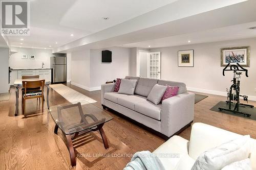 515 4Th Avenue W, Owen Sound, ON - Indoor Photo Showing Living Room