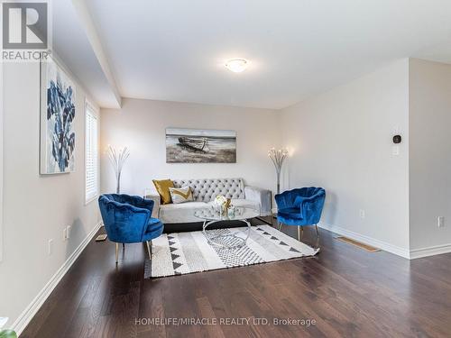 222 Amand Drive, Kitchener, ON - Indoor Photo Showing Living Room