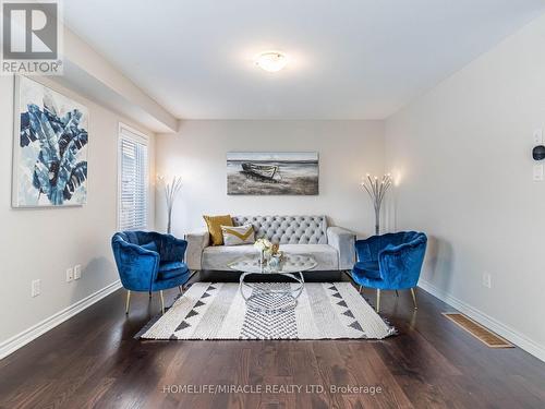 222 Amand Drive, Kitchener, ON - Indoor Photo Showing Living Room