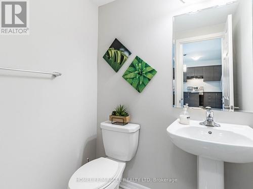 222 Amand Drive, Kitchener, ON - Indoor Photo Showing Bathroom