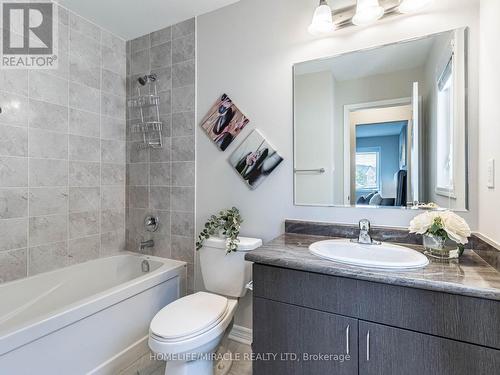 222 Amand Drive, Kitchener, ON - Indoor Photo Showing Bathroom