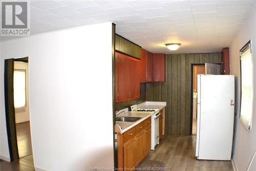 1219 Elm Avenue, Windsor, ON - Indoor Photo Showing Kitchen