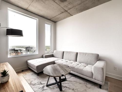 Salon - 2314-60 Rue De L'Éclipse, Brossard, QC - Indoor Photo Showing Living Room