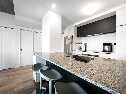 Kitchen - 2314-60 Rue De L'Éclipse, Brossard, QC - Indoor Photo Showing Kitchen With Upgraded Kitchen