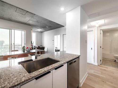 Kitchen - 2314-60 Rue De L'Éclipse, Brossard, QC - Indoor Photo Showing Kitchen