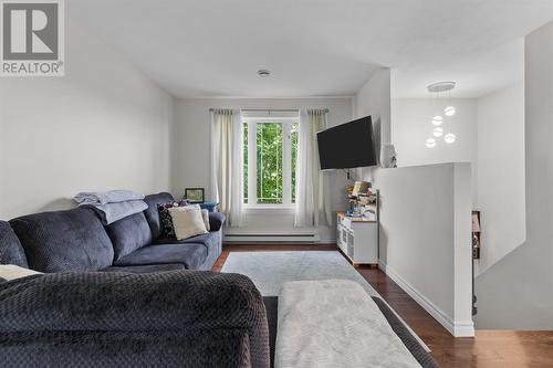 3 Ellesmere Avenue, Paradise, NL - Indoor Photo Showing Living Room