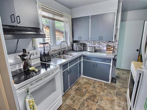 Cuisine - 25 Rue Des Trembles, Matagami, QC - Indoor Photo Showing Kitchen With Double Sink