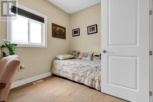 1584 Cahill Drive, Peterborough (Otonabee), ON - Indoor Photo Showing Bedroom