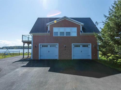 370 Pier Road, Parrsboro, NS 