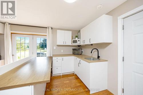 064232 County Rd 3, East Garafraxa, ON - Indoor Photo Showing Kitchen