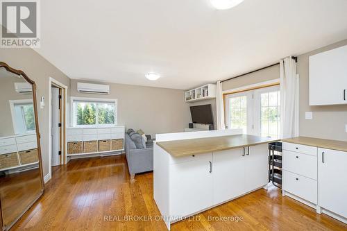 064232 County Rd 3, East Garafraxa, ON - Indoor Photo Showing Kitchen