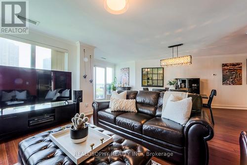 1618 - 2111 Lake Shore Boulevard W, Toronto (Mimico), ON - Indoor Photo Showing Living Room