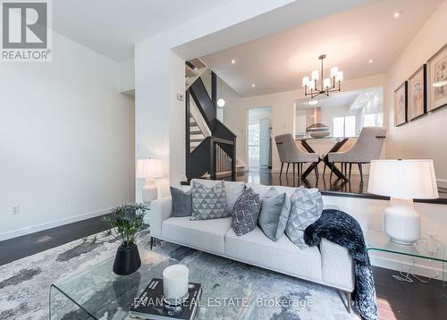 19 - 24 Reid Drive, Mississauga, ON - Indoor Photo Showing Living Room