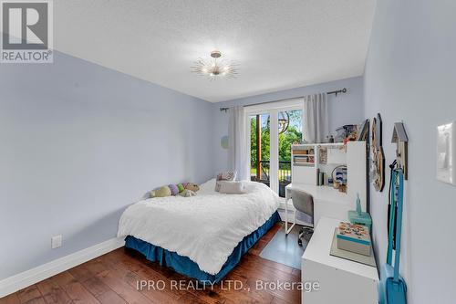 993608 Mono-Adjala Townline, Mono, ON - Indoor Photo Showing Bedroom