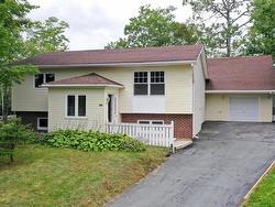 96 Cavendish Drive  Lower Sackville, NS B4C 3K1